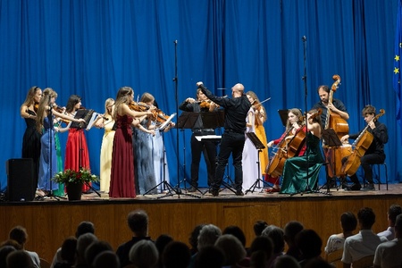 dvoriščni koncert