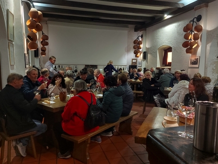 JESEN JE ČAS V KATEREM ZAŽARIJO NAJLEPŠE BARVE IN VINSKA KAPLJICA DOBI PRAVI OKUS